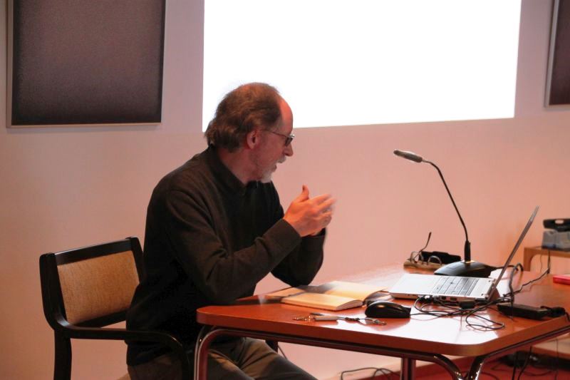 Prof. Frembgen erläutert die Grundlagen