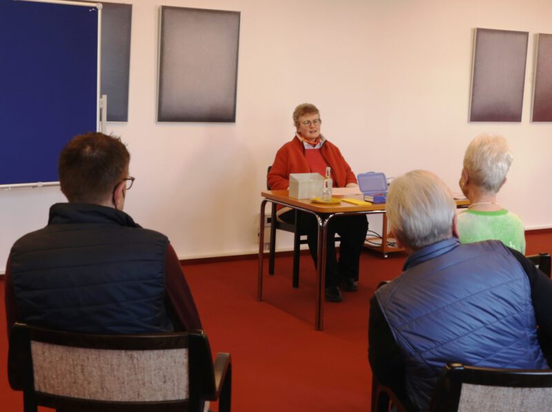 Lic. theol. Dorothee Mann referiert über Propheten