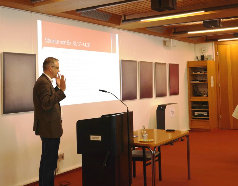Prof. Dr. Michael Konkel bei seinem Referat