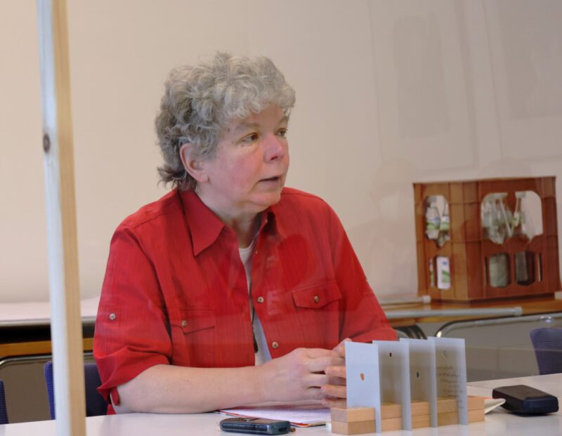 Frau Feldmann referiert: "Vertrauen ist gut - Kontrolle ist besser"