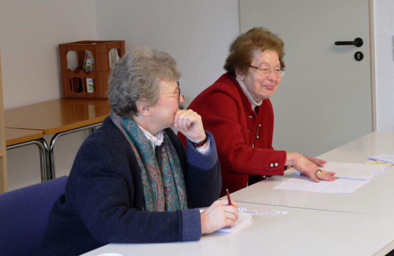 Dorothee Mann und Dr. Anna Ulrich beim Schlussgespräch