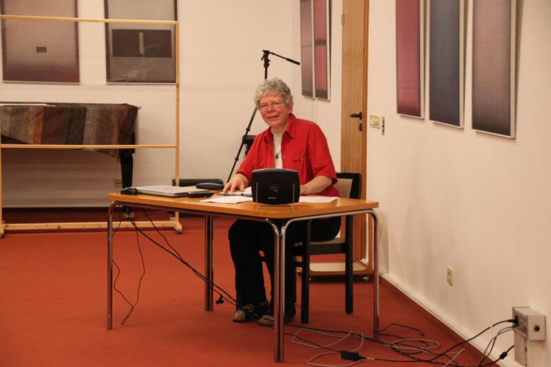 Kursleiterin Dagmar Feldmann