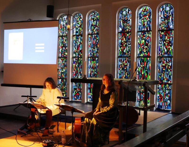 Einführung in die Musik des Abends durch Lutz Kirchhof