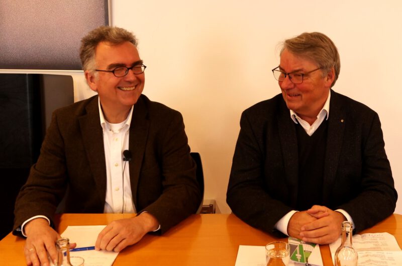 Dr. Rink und Dr. Polenz bei der Diskussion mit den Teilnehmenden