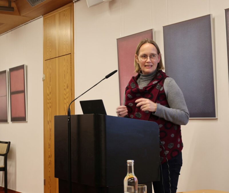 Dr. Annegret Meyer referiert über ihre Projekte im Erzbistum Paderborn