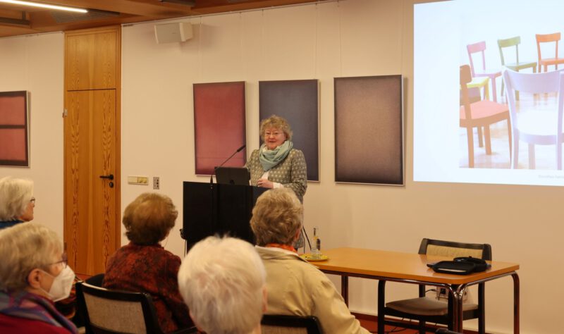 Prof. Dr. Dorothea Sattler bei ihrem Referat