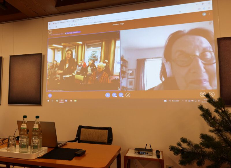 Dr. Christiane Florin diskutiert mit Prof. Goodman-Thau
