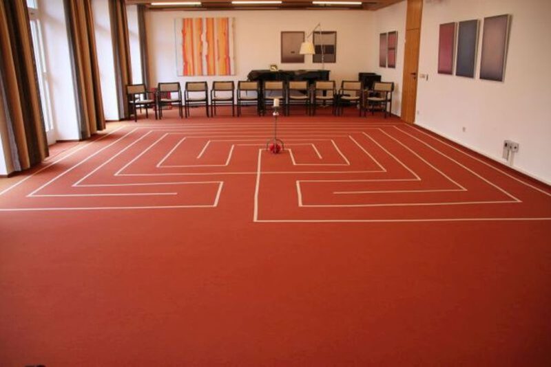Labyrinth im großen Vortragsraum