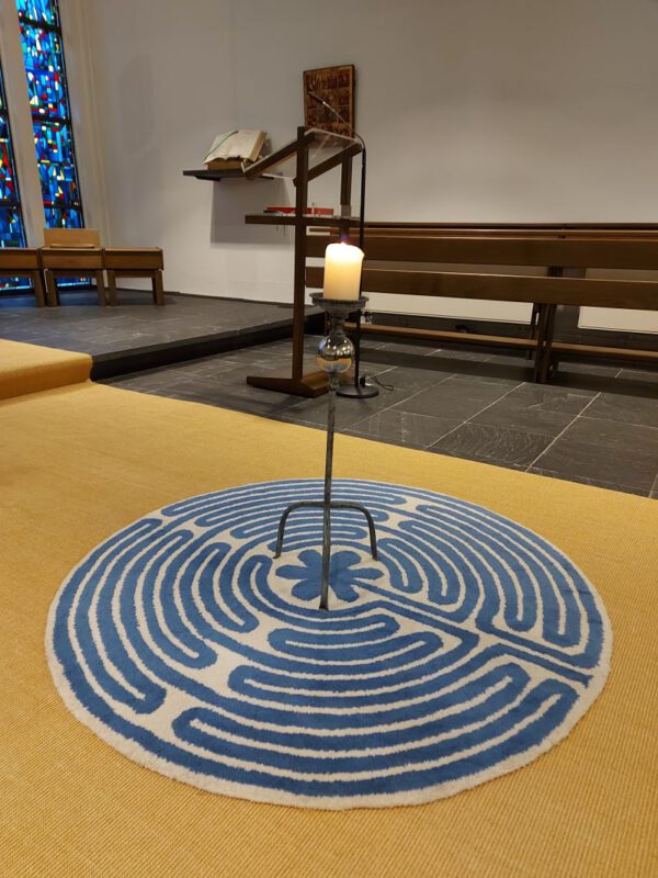  Labyrinth in der Kapelle