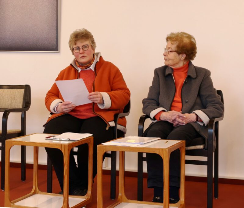 Beginne des Seminars -Das Programm wird vorgestellt von Lic. theol. Dorothee Mann und Dr. Anna Ulrich