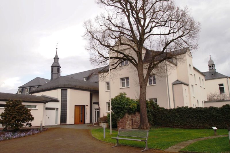  Exkusion zur Benediktinerinnen-Abtei Herstelle