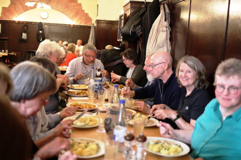 In Sachsenhausen - Abendessen mit Apfelwein und Frankfurter grüner Soße 