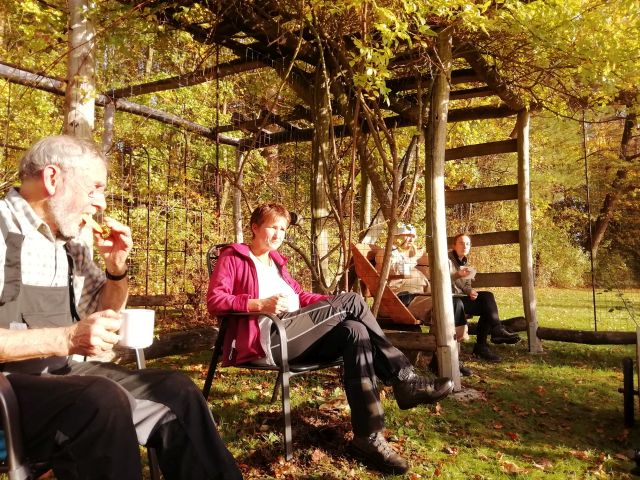 Wohlverdiente Pause an der Pergola
