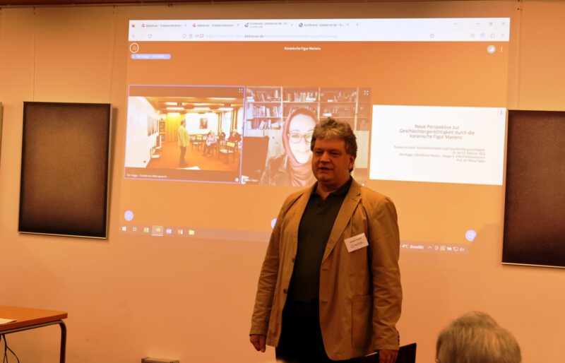 Prof. Dr. Mona Tatari ist zugeschaltet aus Paderborn