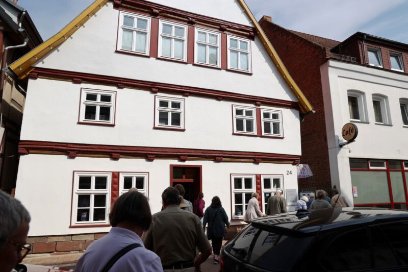 Exkursion nach Volkmarsen: Gustav-Hüneberg-Haus: Straßenansicht