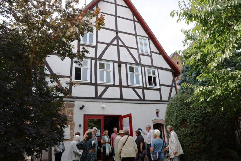 Rückseitiger Eingang ins Gustav-Hüneberg-Haus und Zugang zur Mikwe