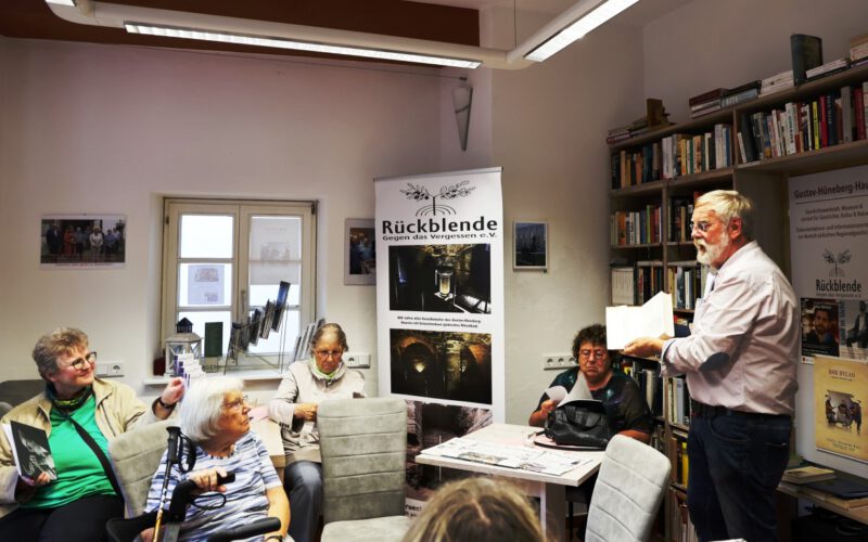 Abschlussrunde in der Gedenkstätte