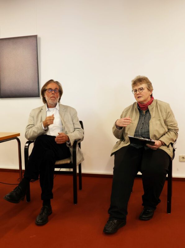 Prof. Zwick und Lic. theol.  Dorothee Mann stellen sich den Fragen