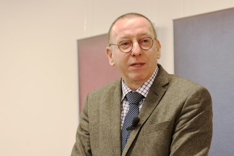Prof. Dr. Héctor Witwer bei seinem Referat