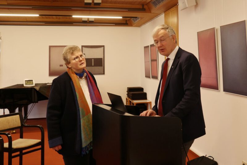Lic. theol. Dorothee Mann im Gespräch mit Prof. Frick