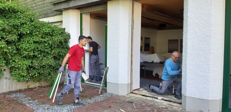 Fa. Sander beim Ausbau der Terrassentüren